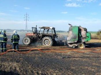 U Zaječic shořel traktor i s lisem, škoda půl milionu