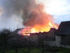 Na Příbramsku shořela stodola za milion - zvětšit fotografii