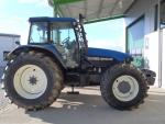 Starší traktor New Holland TM 165