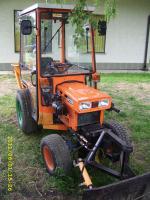 Kubota 4x4 celni radlice na snih a rozmetadlo