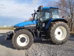 Starší traktor New Holland TM 165