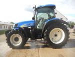 Kolový traktor New Holland TS 135A