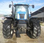 Kolový traktor New Holland TS 135A