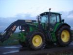 John Deere 6920 s celnim nakladacem