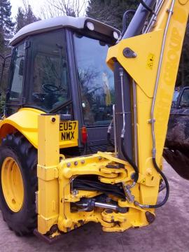 New Holland LB110 B - Výrobce: New Holland Model: LB110 B Rok: 2008 ...