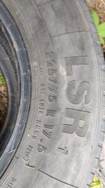 Pneu Continental 225-75 R17,5