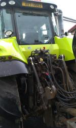 Traktor kolový Claas AXION 840 CMATIC. 