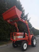 Malotraktor Kubota B1400DT s čelním nakladačem