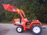 Malotraktor Kubota B1400DT s čelním nakladačem