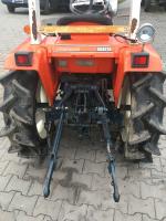 traktor Kubota B1-17 s výkonem 17 Hp, 4x4