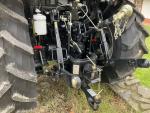 Traktor LOVOL M754, o výkonu 75 HP s kabinou