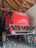 Sklízecí mlátička Massey Ferguson (AGCO)