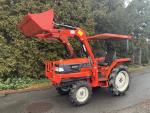 Japonský malotraktor Kubota GL241 s čelním nakladačem