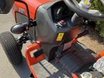Traktor CRONA 2601 + zahradní gumy, nově