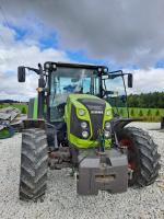 Kolový traktor CLAAS