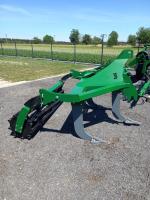 hloubkový podrývací kypřič EuroMasz GZ 210/3
